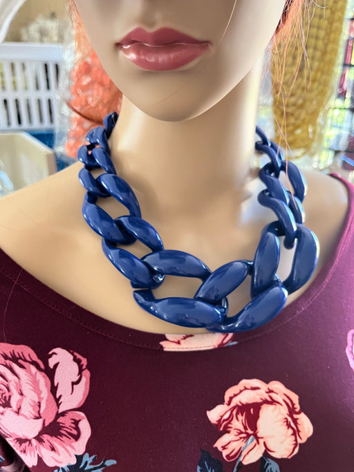 Acrylic necklace , chunky royal blue acrylic necklace , large Blu chain necklace , acrylic link chain necklace , big acrylic chain necklace