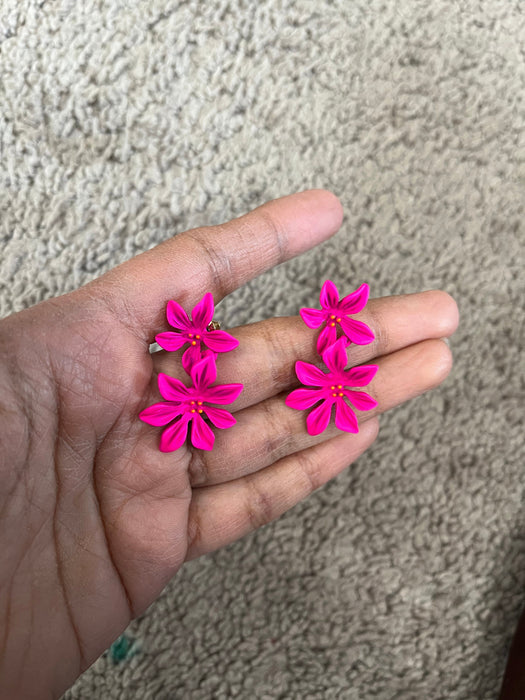 Hot pink earrings , dark pink resin earrings , fuchsia earrings , fuchsia flower earrings , chunky pink earrings ,pink flower statement