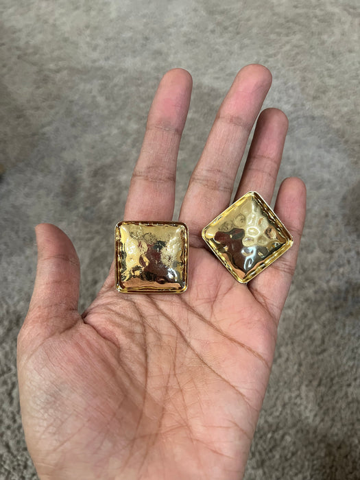 Big gold earrings square , gold studs large hammered metal earring , gold stud earring , retro gold earrings , chunky gold studs big