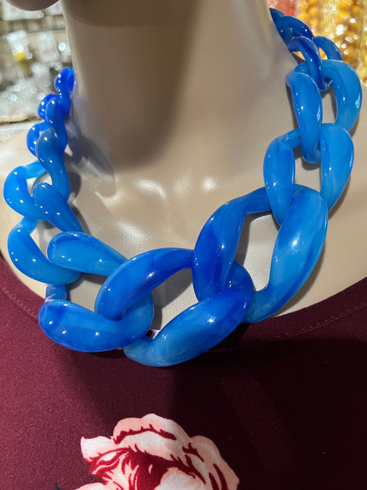 Acrylic necklace , chunky blue acrylic necklace , large Blu chain necklace , acrylic link chain necklace , big acrylic chain necklace