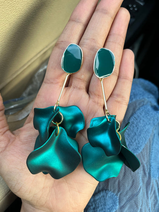 Green flower earrings , green petal earrings , green acrylic earrings , rose petal earring dark green earrings forest green pine green