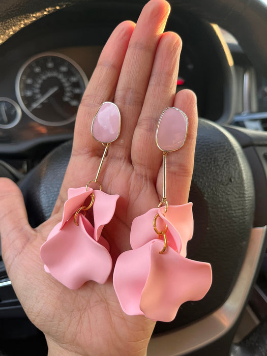 Light pink earrings , pink acrylic earrings , pink earrings , baby pink flower earrings , chunky pink earrings ,pink flower statement