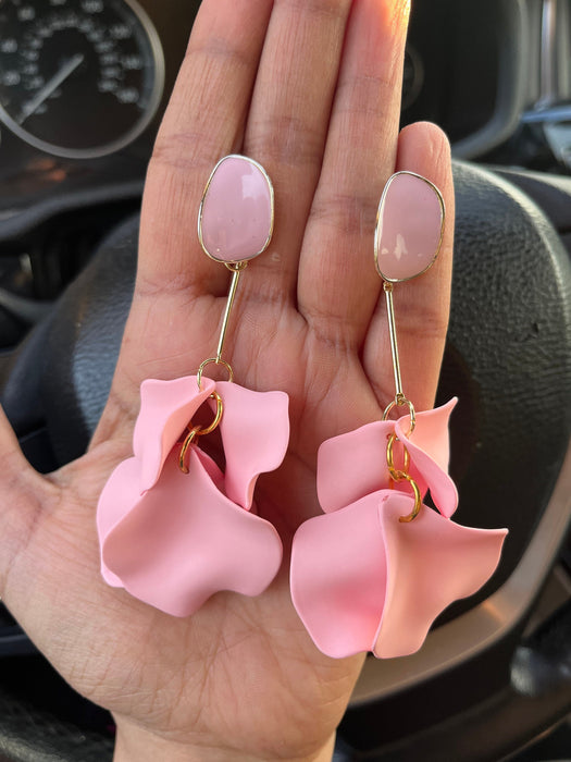 Light pink earrings , pink acrylic earrings , pink earrings , baby pink flower earrings , chunky pink earrings ,pink flower statement