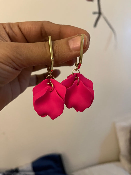 Hot pink earrings , pink acrylic earrings , fuchsia earrings , fuchsia flower earrings , chunky pink petal earrings ,pink flower statement