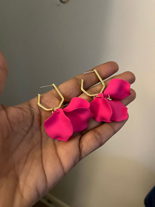 Hot pink earrings , pink acrylic earrings , fuchsia earrings , fuchsia flower earrings , chunky pink petal earrings ,pink flower statement