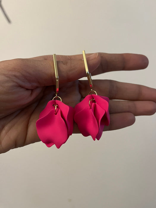 Hot pink earrings , pink acrylic earrings , fuchsia earrings , fuchsia flower earrings , chunky pink petal earrings ,pink flower statement