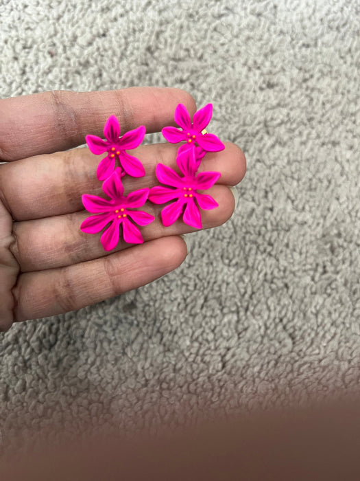 Hot pink earrings , dark pink resin earrings , fuchsia earrings , fuchsia flower earrings , chunky pink earrings ,pink flower statement