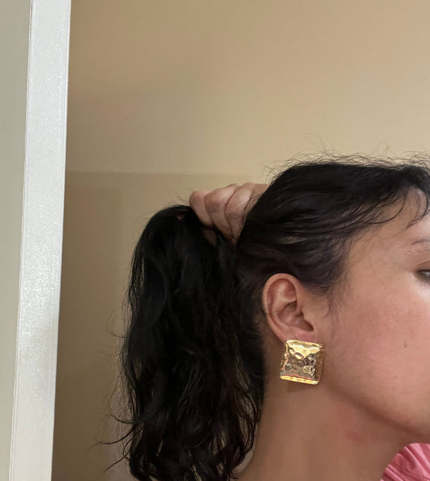 Big gold earrings square , gold studs large hammered metal earring , gold stud earring , retro gold earrings , chunky gold studs big