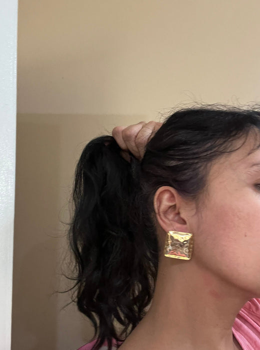 Big gold earrings square , gold studs large hammered metal earring , gold stud earring , retro gold earrings , chunky gold studs big