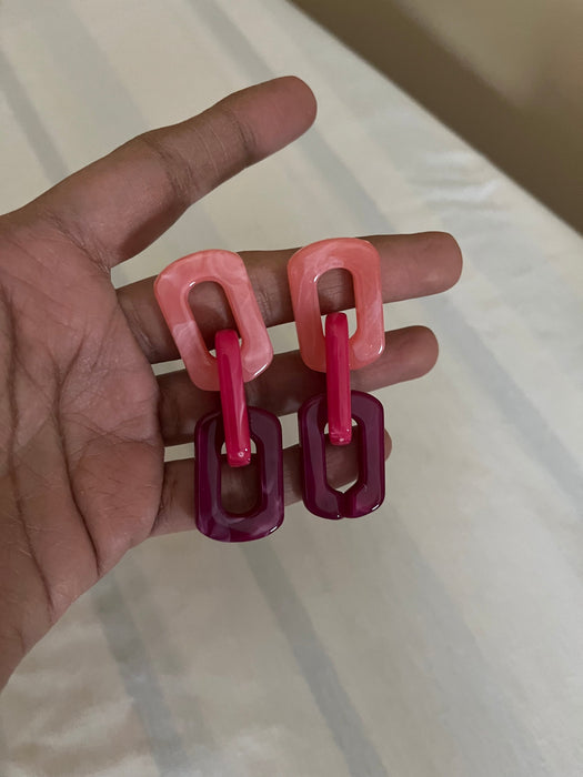 pink acrylic earrings , Big pink chain earring , fuchsia earrings , fuchsia acrylic chain earrings , chunky pink earrings , statement